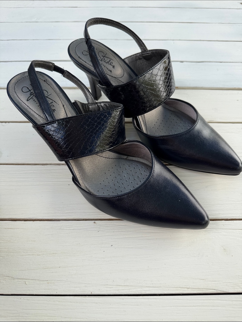 Life Stride Sonya Pointed-Toe Slingback Pumps Navy size 9.5